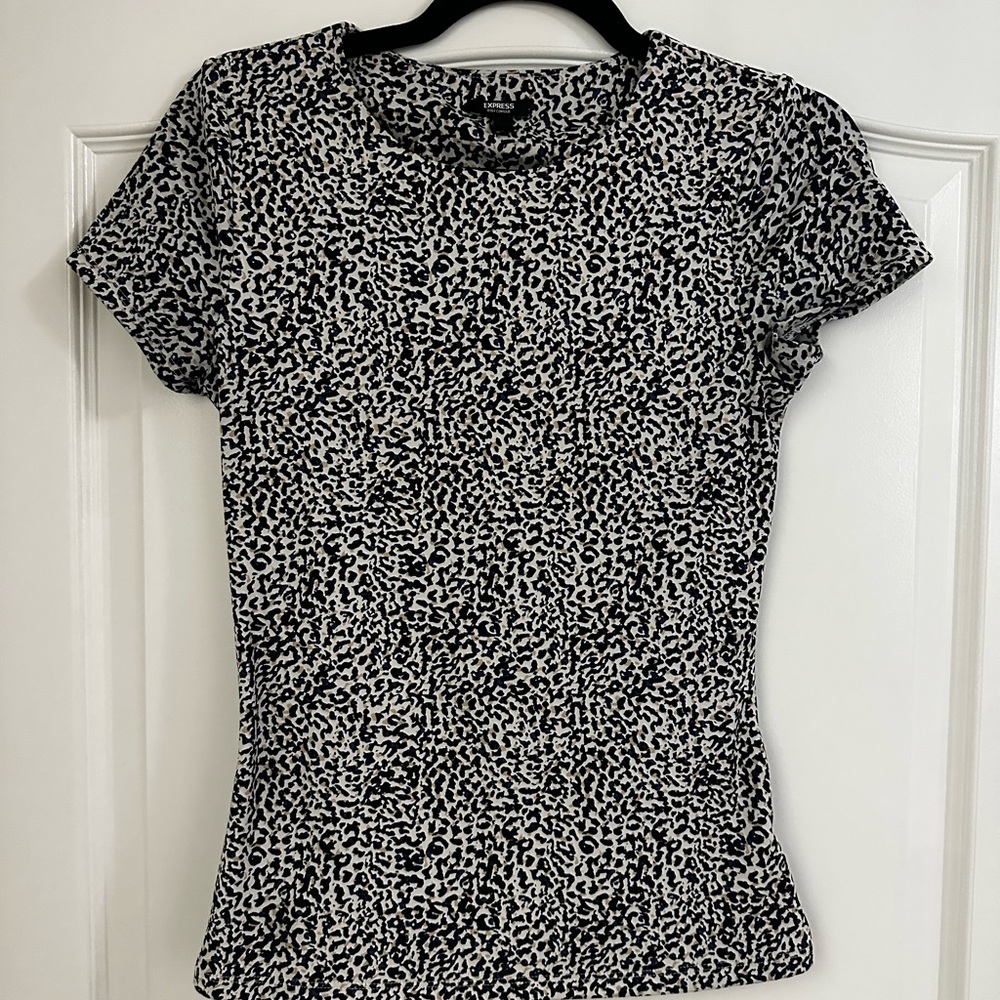 Express Body Contour Animal Print Shirt